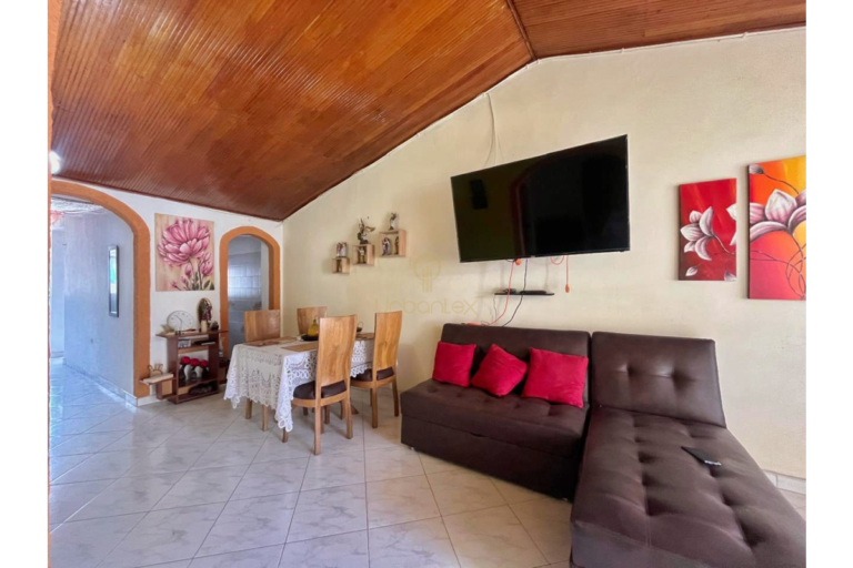 UrbanLex vende casa-Villeta, área 112m2 $260Millones