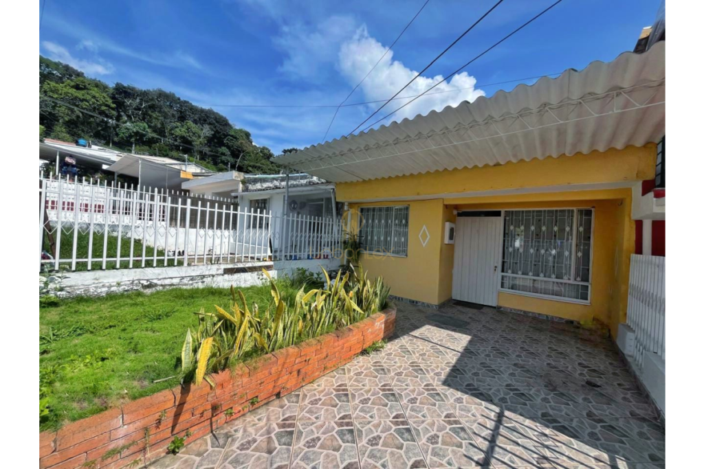 UrbanLex vende casa-Villeta, área 112m2 $260Millones