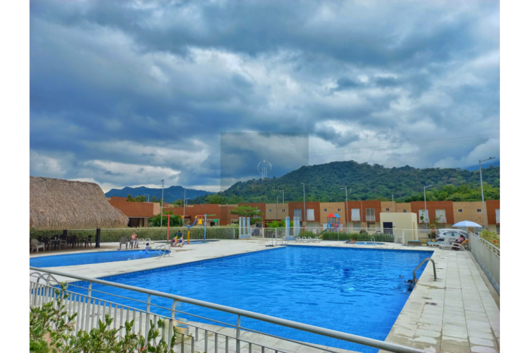 UrbanLex vende casa área 94m2 $450Millones