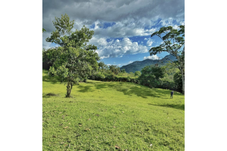 UrbanLex vende lote rural-Villeta, área 8.116m2 $260Millones