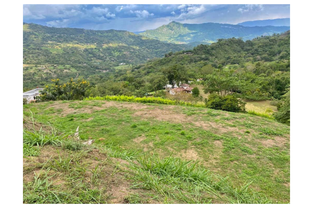 UrbanLex vende lote condominio, área 4.026m2 $290Millones