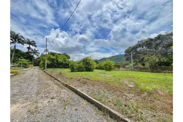 UrbanLex vende lote conjunto campestre área 480m2 $200Millones