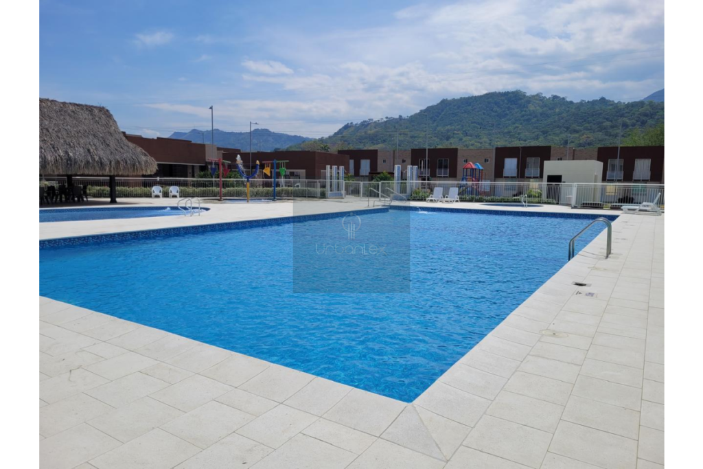 UrbanLex vende casa área 94m2 $450Millones