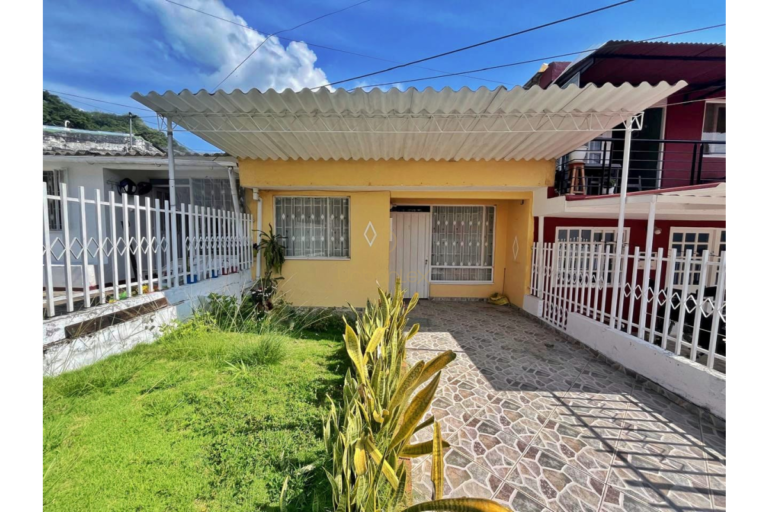 UrbanLex vende casa-Villeta, área 112m2 $260Millones