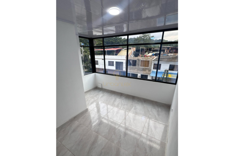 UrbanLex vende casa – Villeta, área 215m2 $490Millones