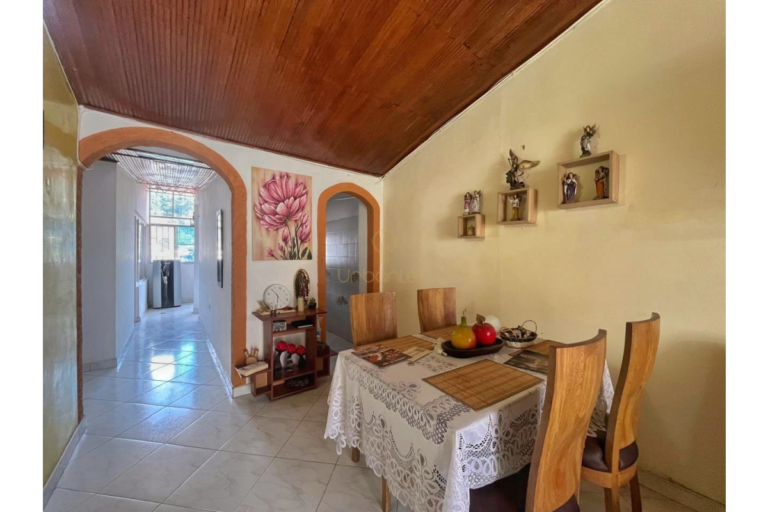 UrbanLex vende casa-Villeta, área 112m2 $260Millones