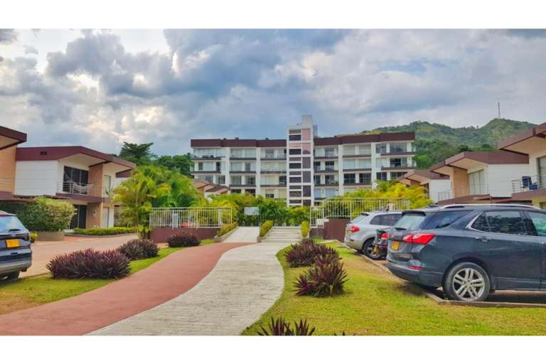 UrbanLex vende apartamento condominio-Villeta, área 55m2 $405Millones