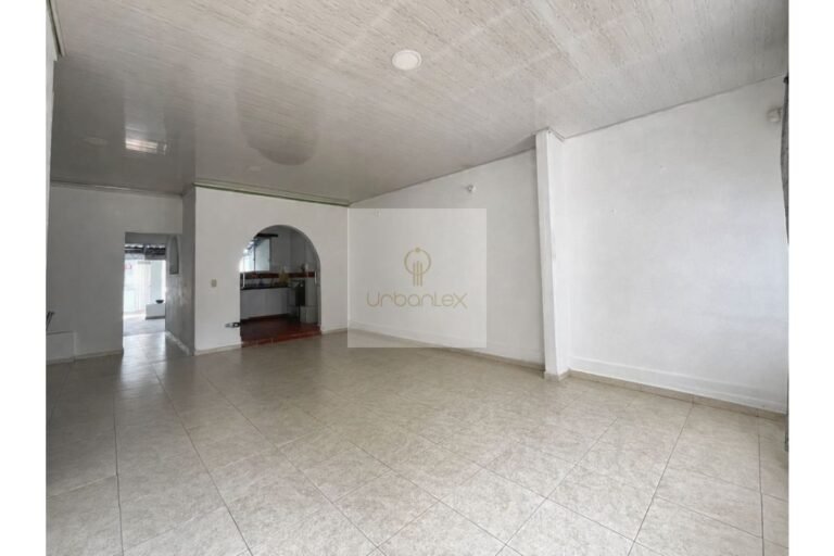 UrbanLex vende casa-Villeta, área 226m2 $450Millones