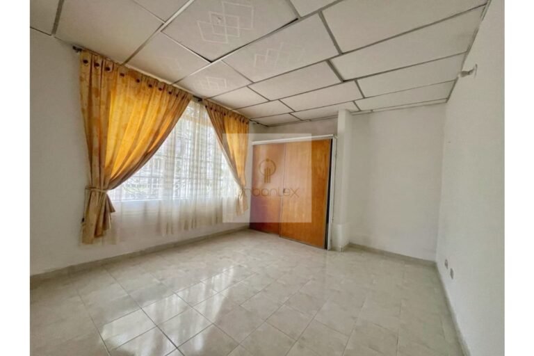 UrbanLex vende casa-Villeta, área 226m2 $450Millones