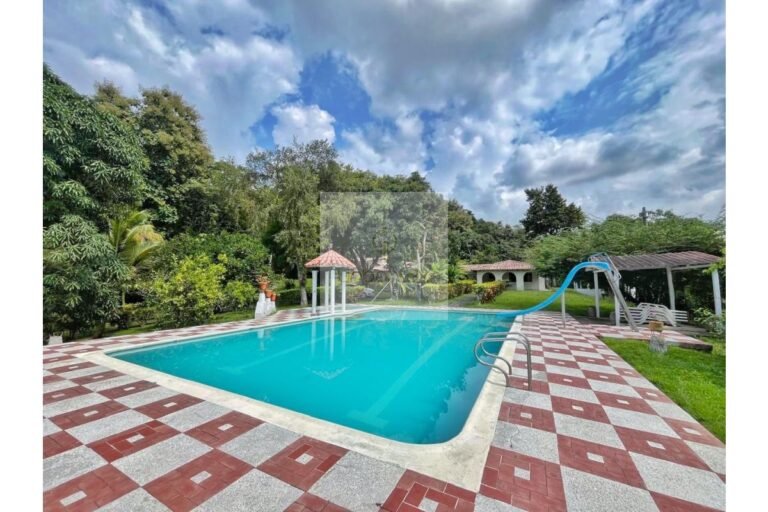 UrbanLex vende finca vacacional, área 32.000m2 $1.700Millones