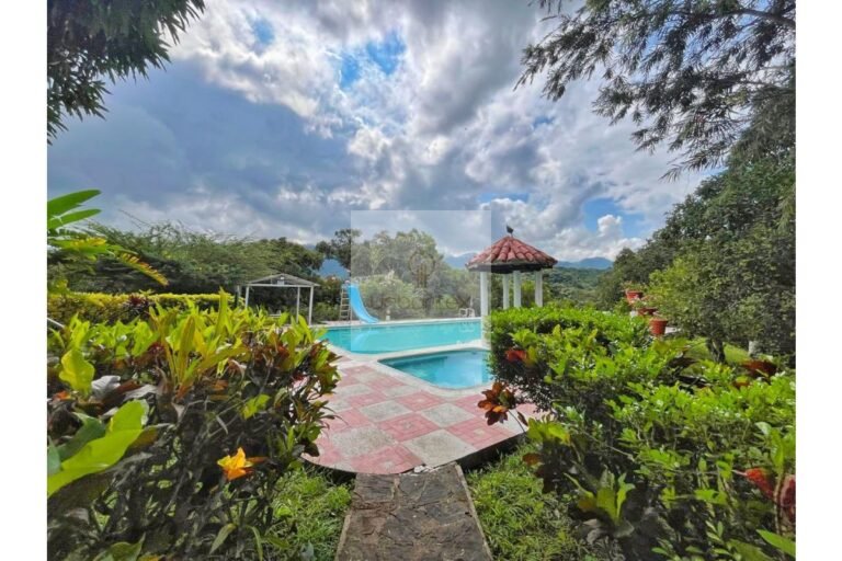 UrbanLex vende finca vacacional, área 32.000m2 $1.700Millones