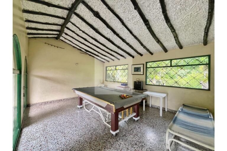 UrbanLex vende finca vacacional, área 32.000m2 $1.700Millones