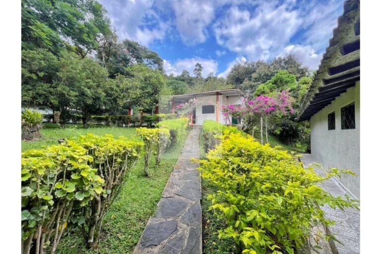 UrbanLex vende finca vacacional, área 32.000m2 $1.700Millones