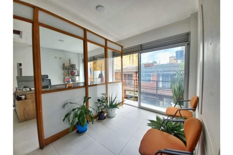 UrbanLex vende local comercial, área 70m2 $350Millones