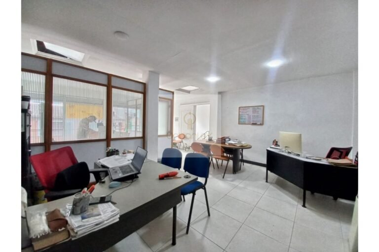 UrbanLex vende local comercial, área 70m2 $350Millones