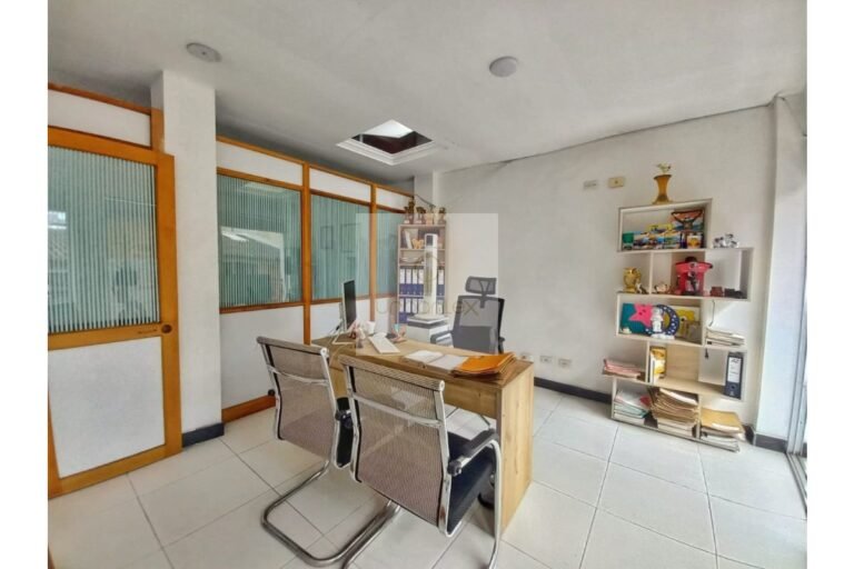 UrbanLex vende local comercial, área 70m2 $350Millones