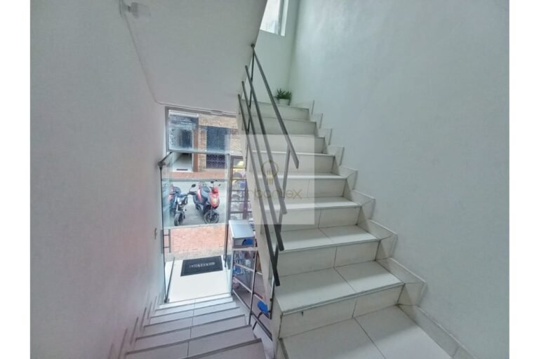 UrbanLex vende local comercial, área 70m2 $350Millones