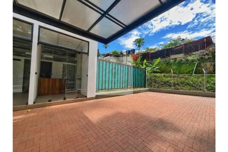 UrbanLex vende local comercial, área 10m2 $120Millones