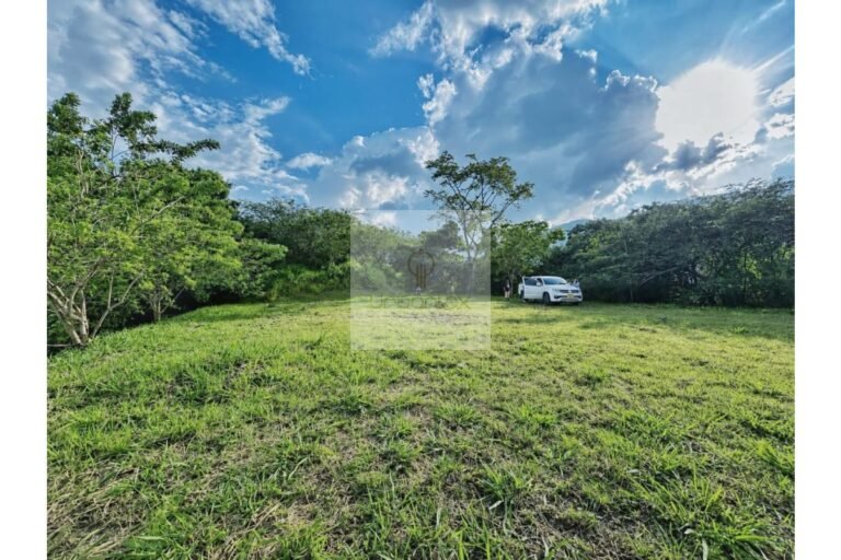 UrbanLex vende lote Nimaima, área 8.000m2 $450Millones