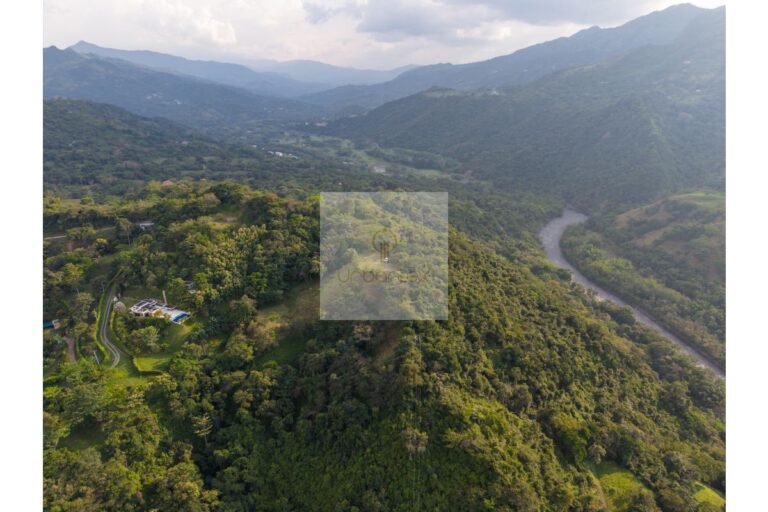 UrbanLex vende lote Nimaima, área 8.000m2 $450Millones