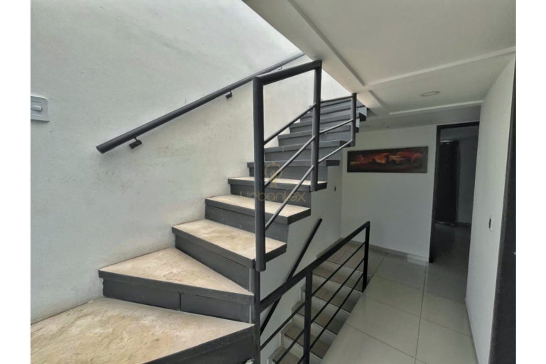 UrbanLex vende casa-Villeta, área 216m2 $420Millones