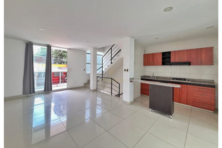 UrbanLex vende casa-Villeta, área 216m2 $420Millones