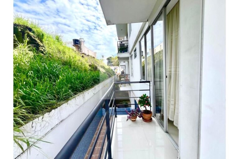 Vende apartamento Villeta, UrbanLex área 71m2 $320Millones