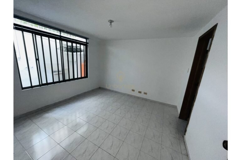 Casa en arriendo/venta en Centro Villeta