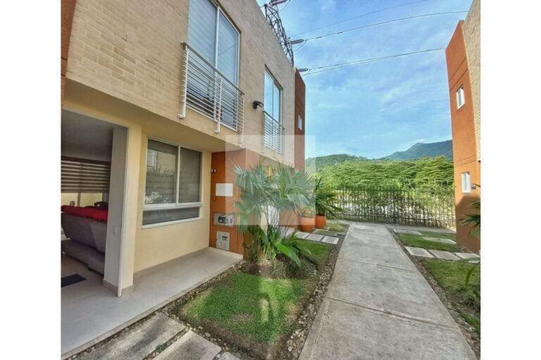 UrbanLex vende casa conjunto-Villeta, área 70m2 $350Millones