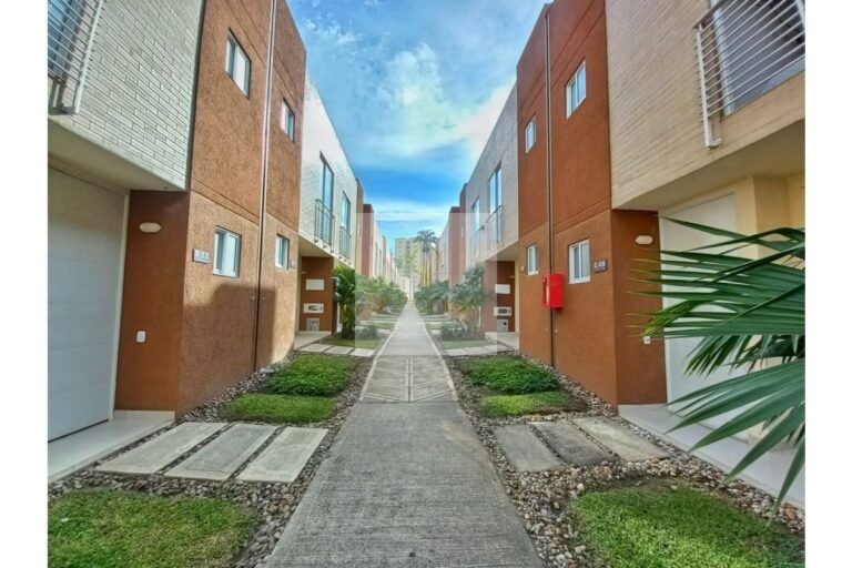 UrbanLex vende casa conjunto-Villeta, área 70m2 $350Millones