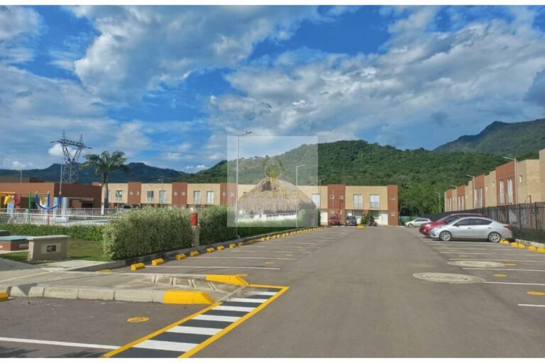 UrbanLex vende casa conjunto-Villeta, área 70m2 $350Millones