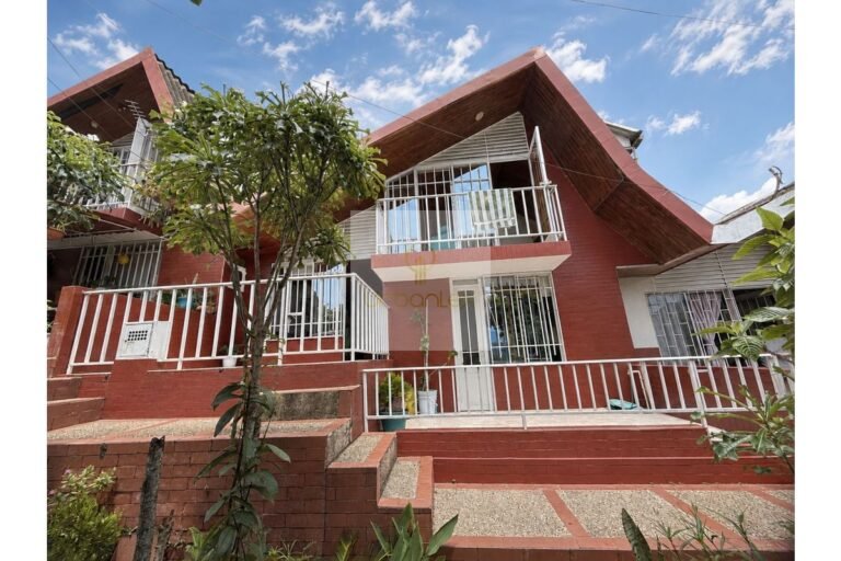 Vende casa Villeta, UrbanLex área 137m2 $280Millones