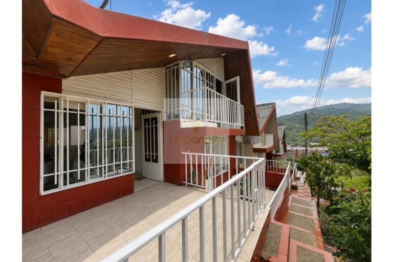 Vende casa Villeta, UrbanLex área 137m2 $280Millones