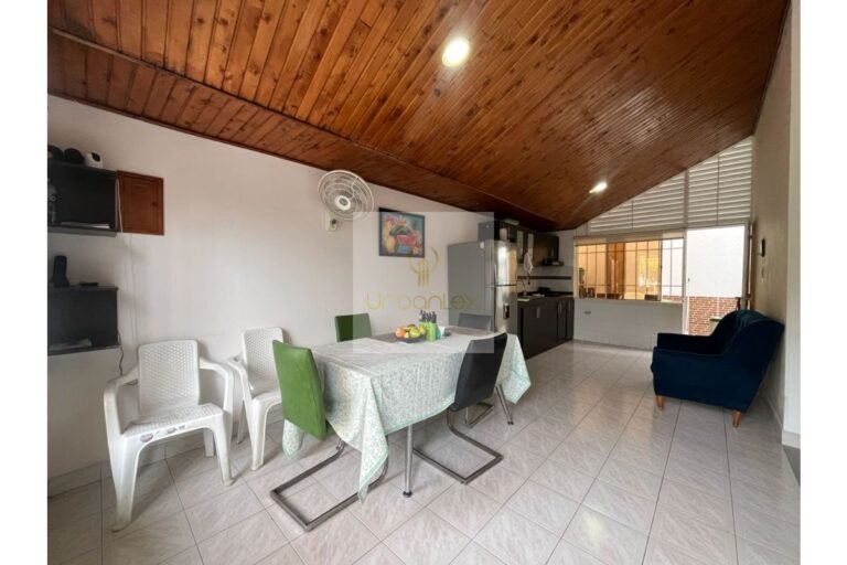 Vende casa Villeta, UrbanLex área 137m2 $280Millones