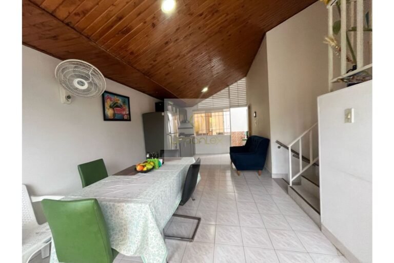 Vende casa Villeta, UrbanLex área 137m2 $280Millones