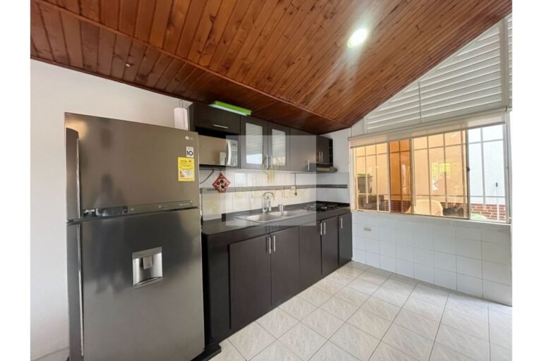 Vende casa Villeta, UrbanLex área 137m2 $280Millones