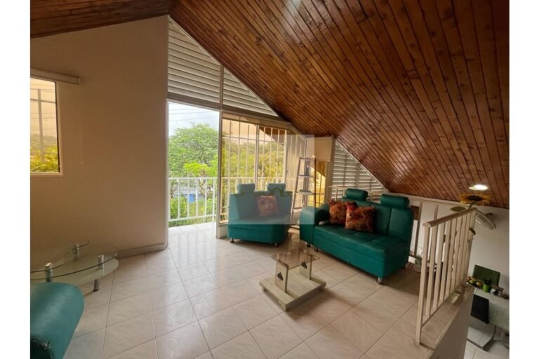 Vende casa Villeta, UrbanLex área 137m2 $280Millones