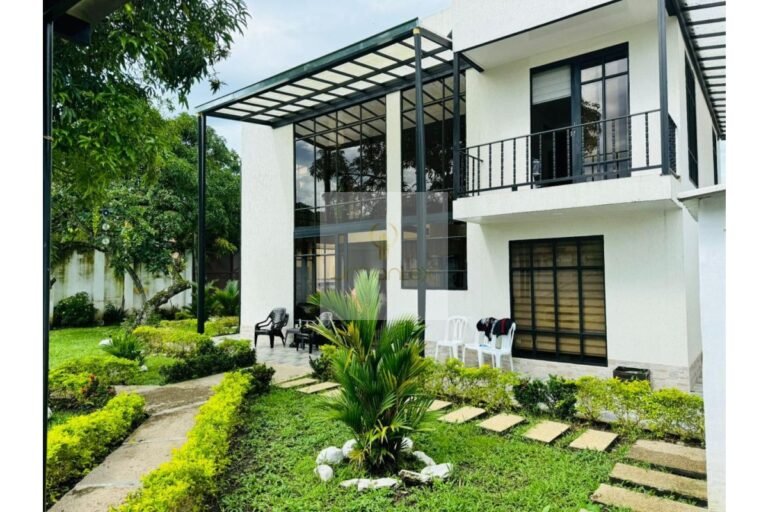 Vende casa campestre Villeta, UrbanLex área 640m2 $1.100Millones
