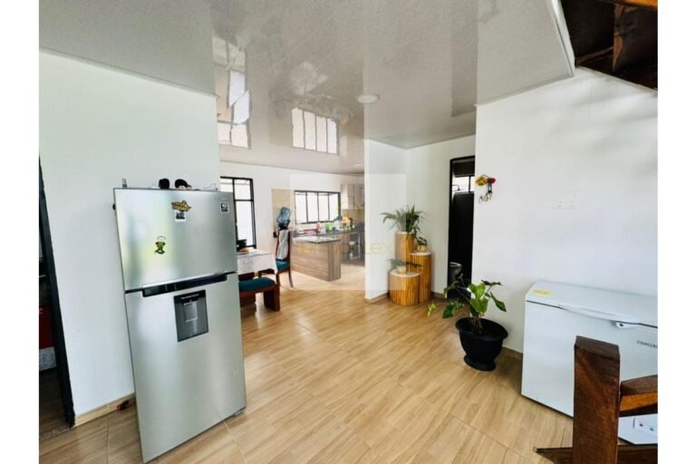 Vende casa campestre Villeta, UrbanLex área 640m2 $1.100Millones