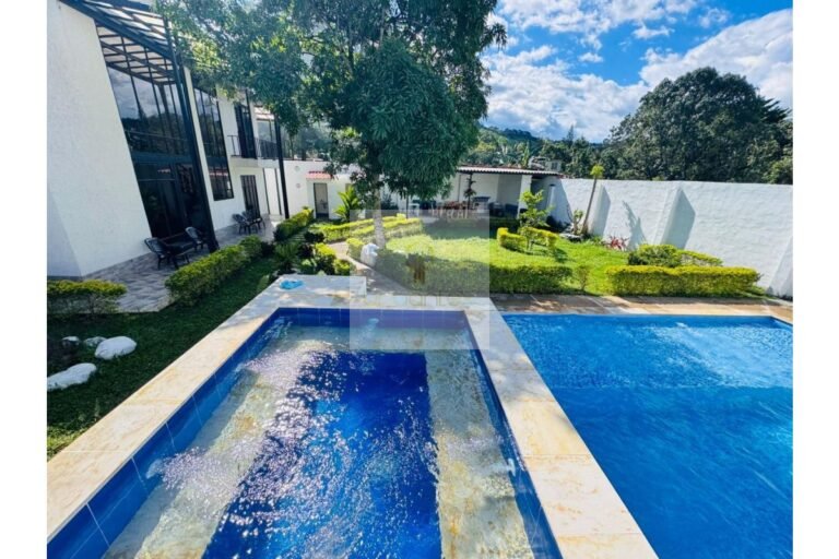 Vende casa campestre Villeta, UrbanLex área 640m2 $1.100Millones