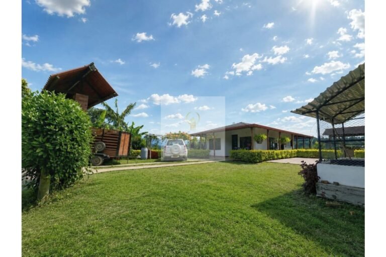 UrbanLex vende finca productiva área 37.440m2 $750Millones