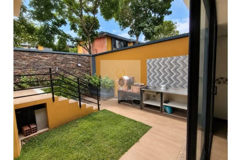 Vende casa Villeta, UrbanLex área 160m2 $580Millones