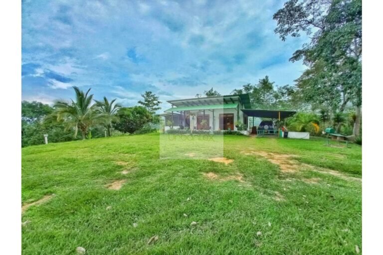 UrbanLex vende finca-Villeta, área 10.000m2 $1.000Millones