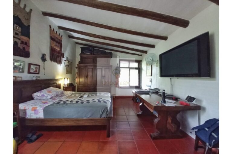 UrbanLex vende finca-Villeta, área 10.000m2 $1.000Millones