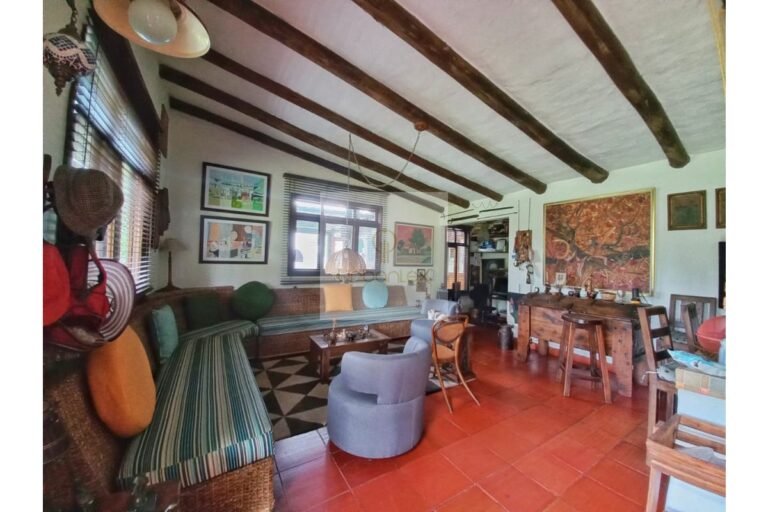UrbanLex vende finca-Villeta, área 10.000m2 $1.000Millones