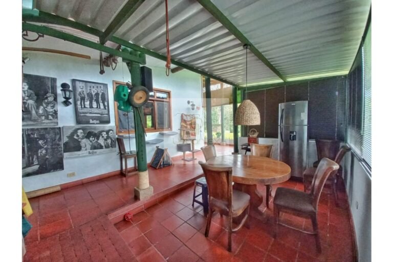 UrbanLex vende finca-Villeta, área 10.000m2 $1.000Millones