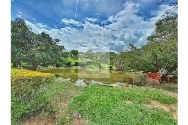UrbanLex vende finca-Villeta, área 10.000m2 $1.000Millones