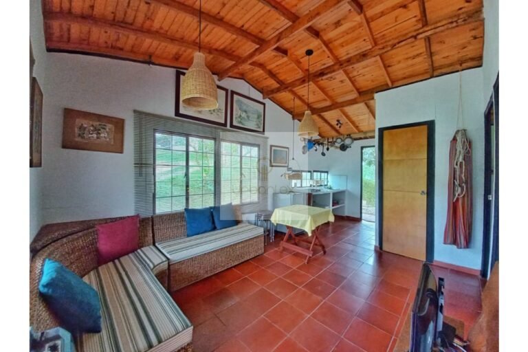 UrbanLex vende finca-Villeta, área 10.000m2 $1.000Millones