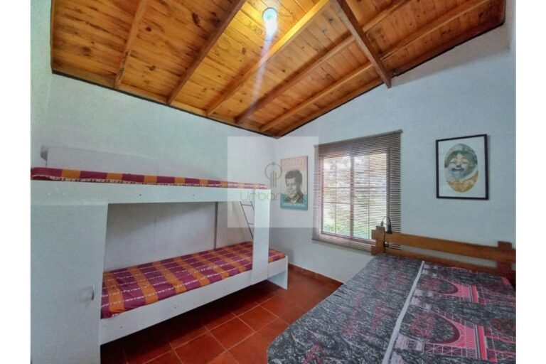 UrbanLex vende finca-Villeta, área 10.000m2 $1.000Millones