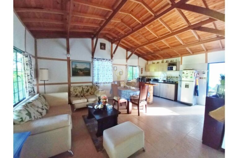 Vende casa campestre Villeta, UrbanLex área 2.460m2 $450Millones